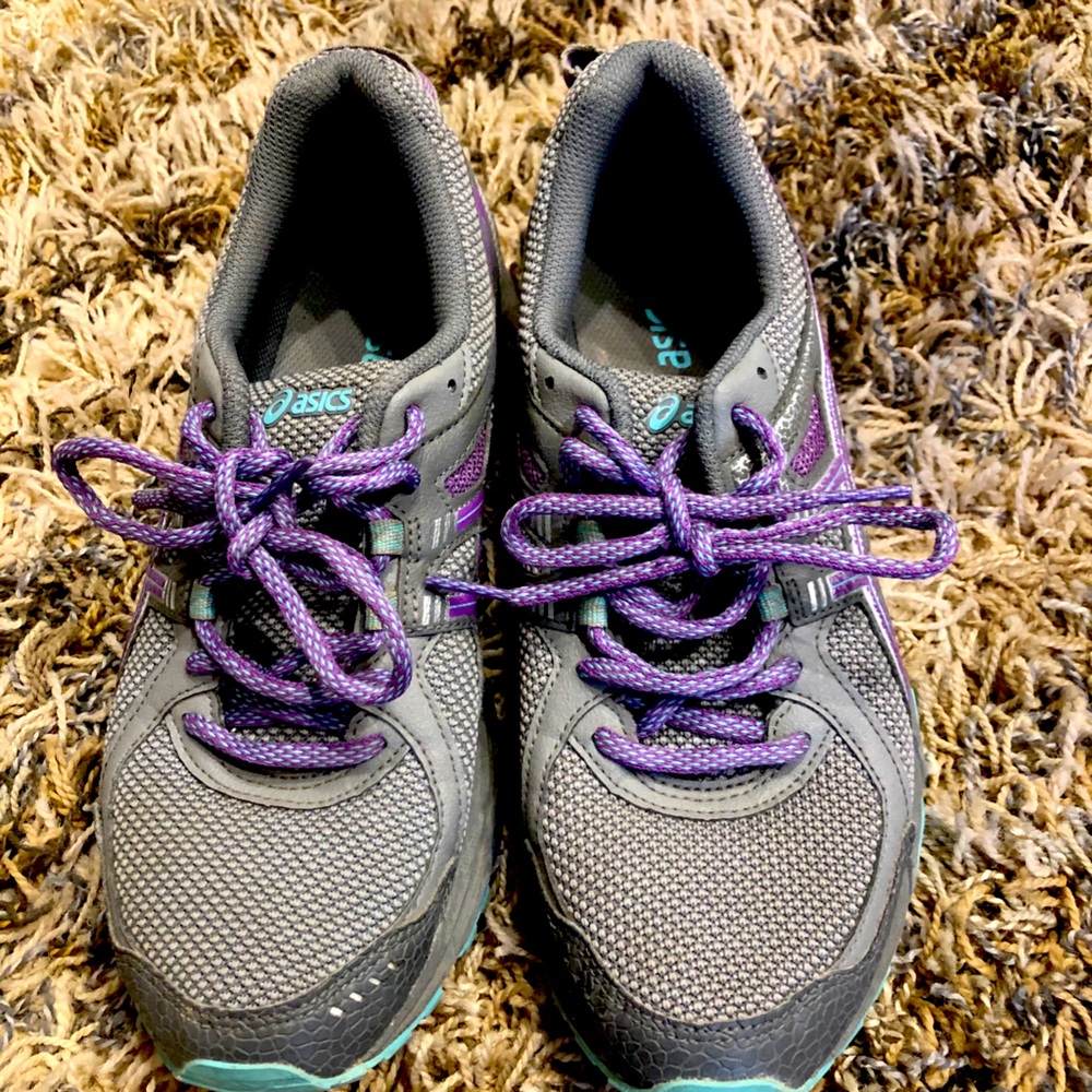 ASICS running shoes size 8